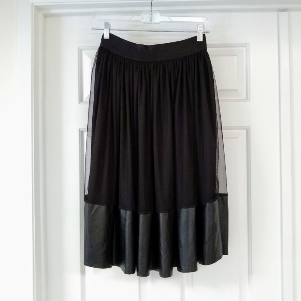 Francesca’s Clara Black Tulle Midi Skirt - Picture 5 of 7